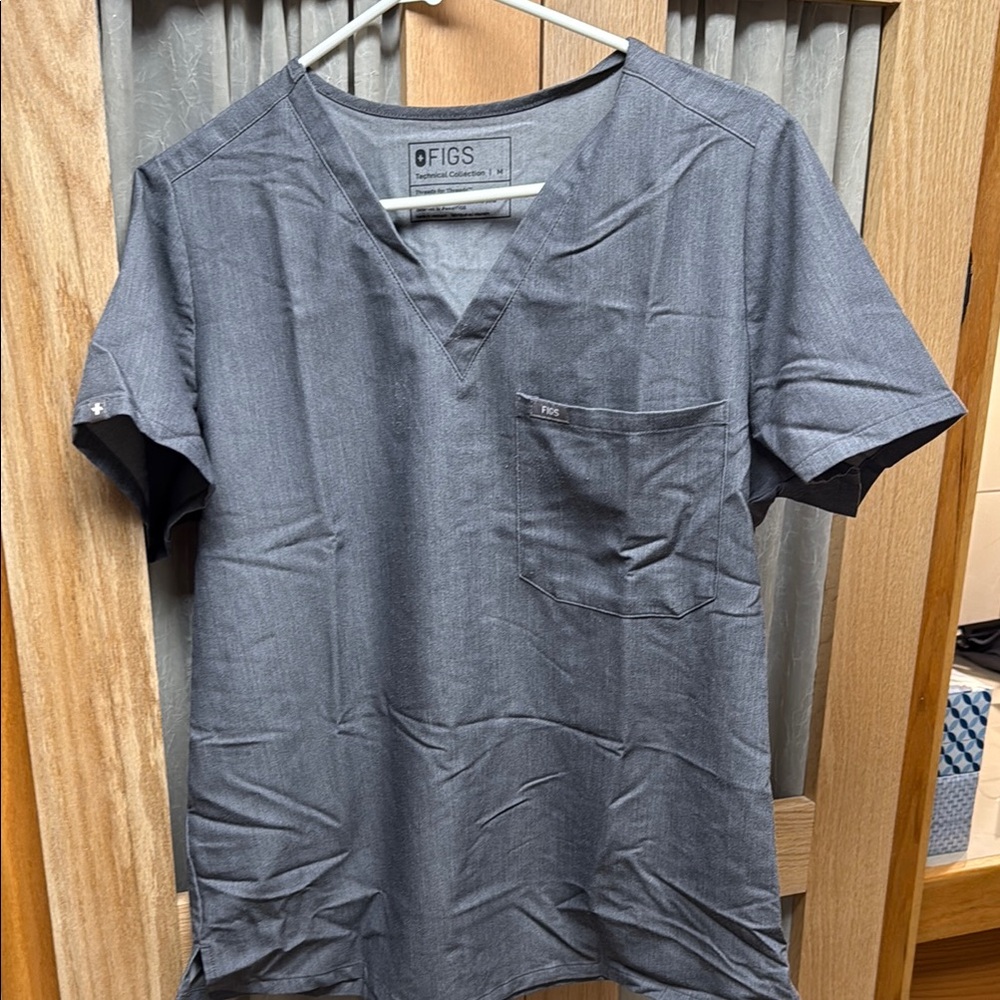 Figs women Gray V-Neck Shirt